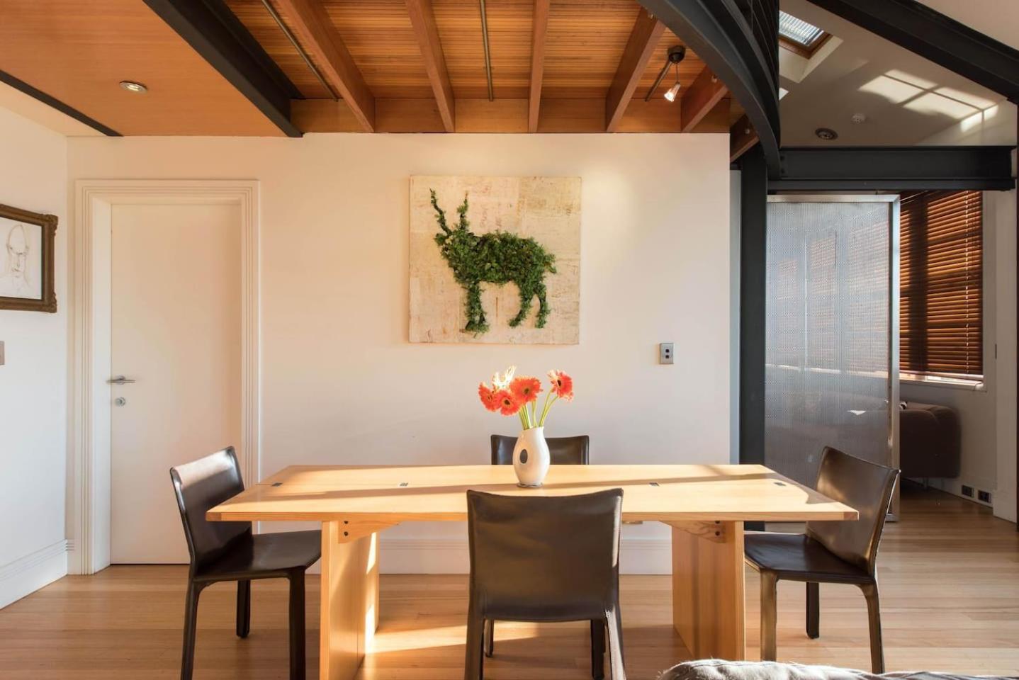 Apartment Sunny Loft Lookout With Iconic Views *