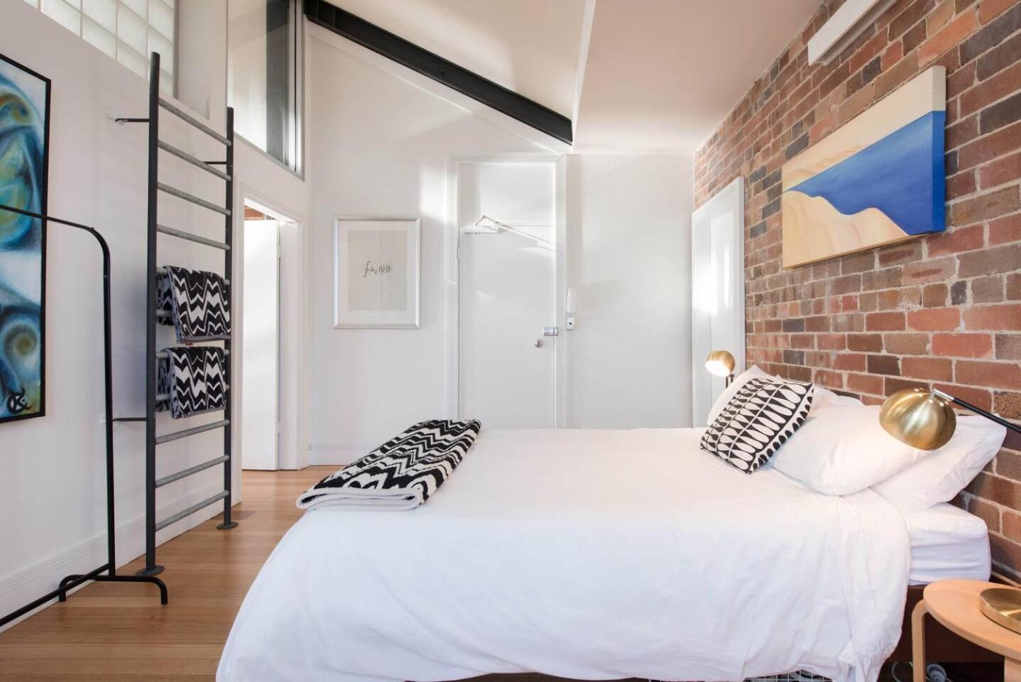 Apartment Sunny Loft Lookout With Iconic Views *