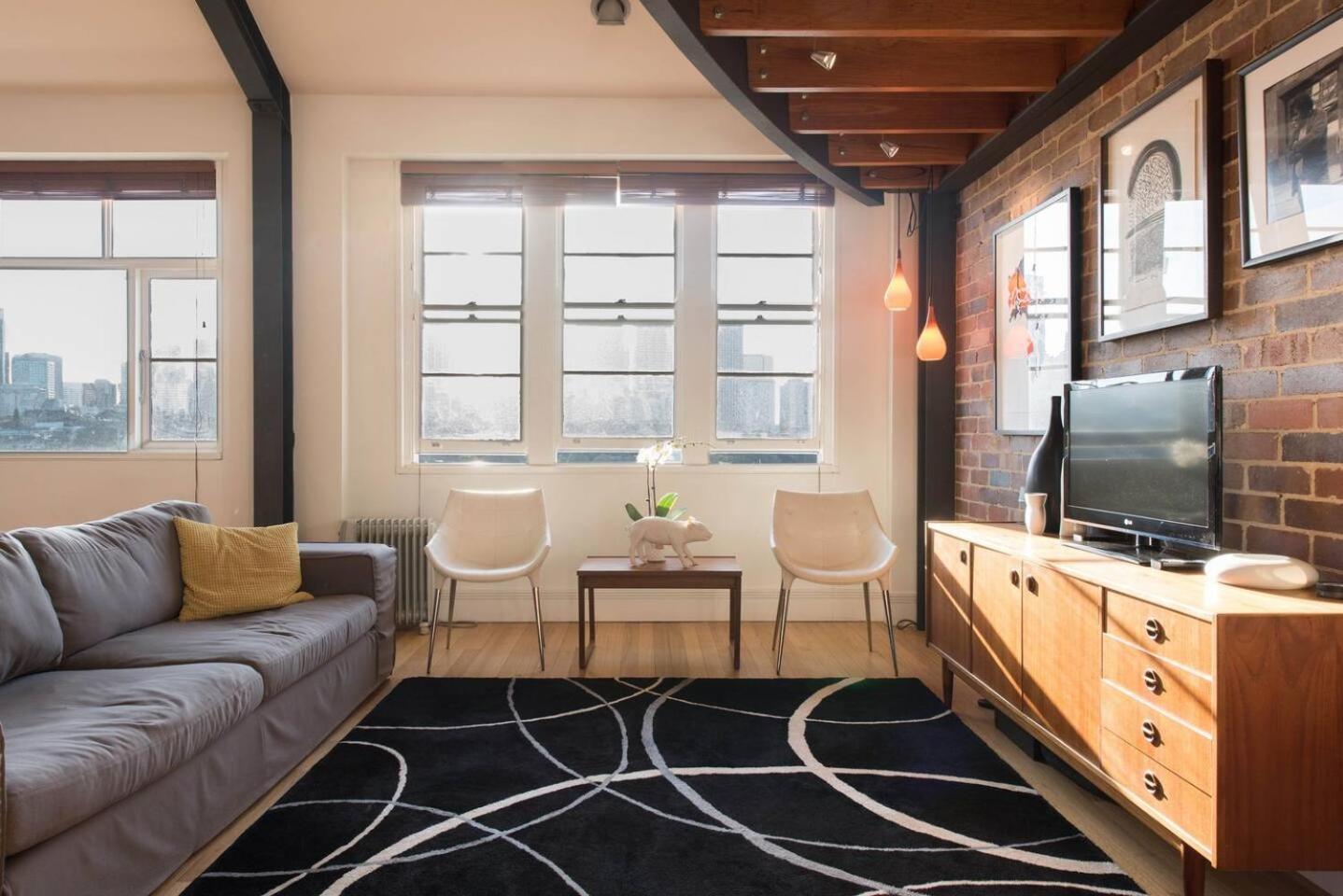 Sunny Loft Lookout With Iconic Views Apartment *